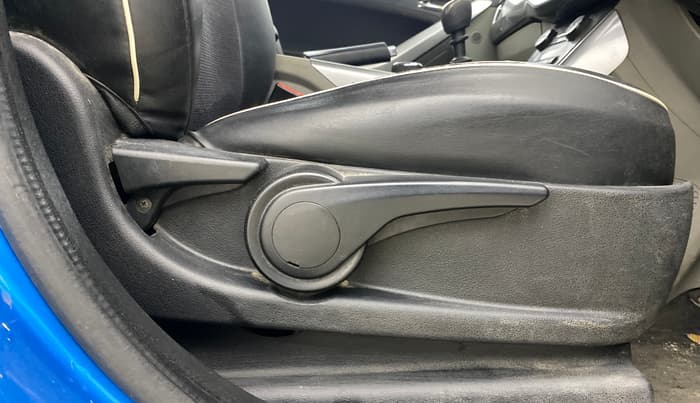 2018 Tata NEXON XZ PLUS DIESEL, Diesel, Manual, 98,569 km, Driver Side Adjustment Panel