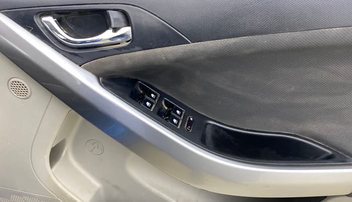 2018 Tata NEXON XZ PLUS DIESEL, Diesel, Manual, 98,569 km, Driver Side Door Panels Control