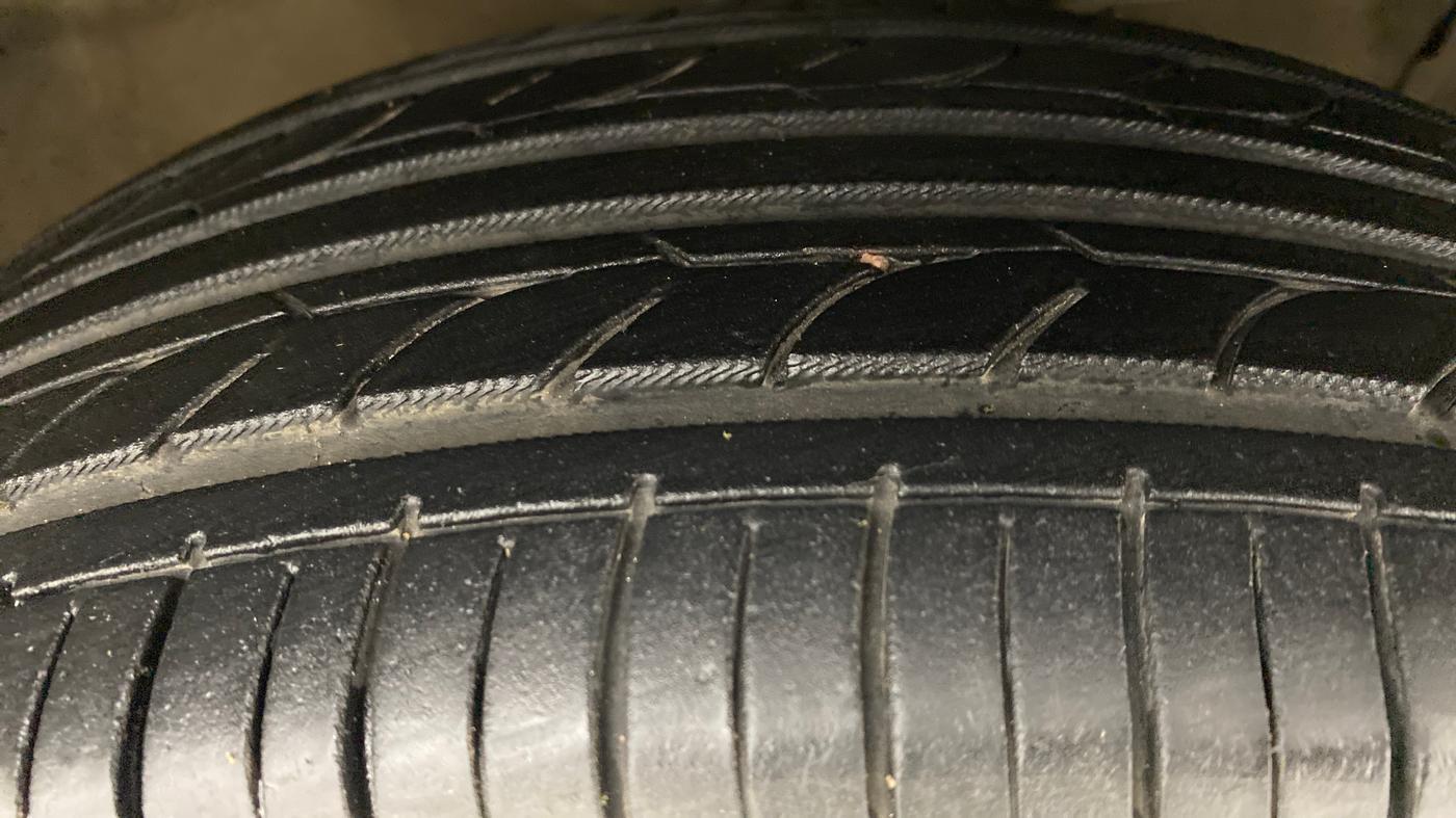 2013 Maruti Swift Dzire ZDI, Diesel, Manual, 87,642 km, Right Front Tyre Tread