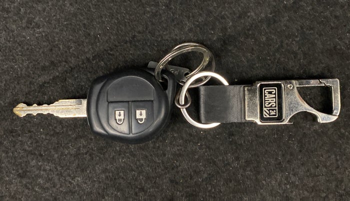 2013 Maruti Swift Dzire ZDI, Diesel, Manual, 87,642 km, Lock system - Remote key minor damage
