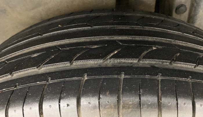 2013 Maruti Swift Dzire ZDI, Diesel, Manual, 87,642 km, Left Front Tyre Tread