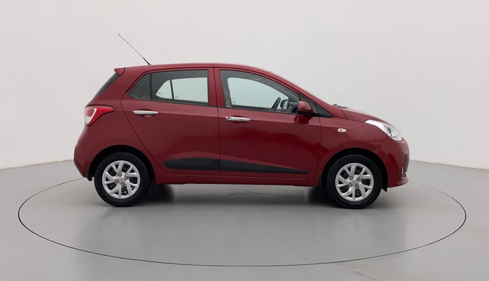 2017 Hyundai Grand i10 SPORTZ 1.2 KAPPA VTVT, Petrol, Manual, 31,463 km, Right Side View