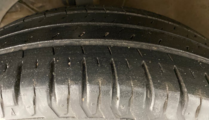 2020 Maruti Dzire ZXI, Petrol, Manual, 26,207 km, Left Front Tyre Tread