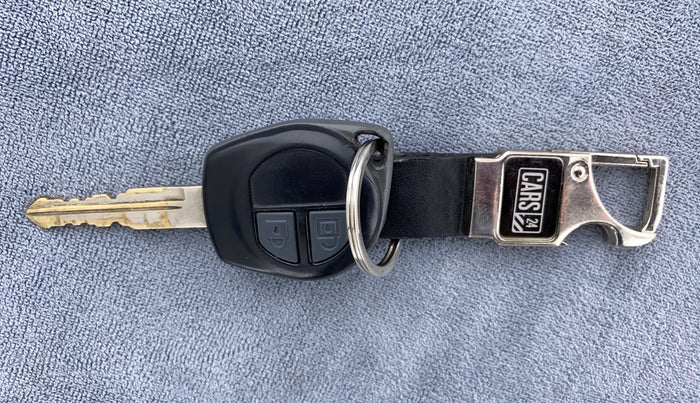 2014 Maruti Swift Dzire ZDI, Diesel, Manual, 76,932 km, Key Close Up