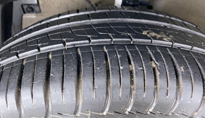 2014 Maruti Swift Dzire ZDI, Diesel, Manual, 76,932 km, Left Front Tyre Tread