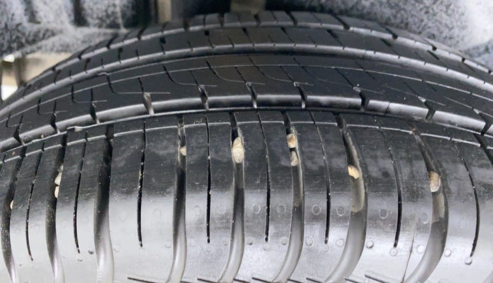 2014 Maruti Swift Dzire ZDI, Diesel, Manual, 76,932 km, Right Rear Tyre Tread