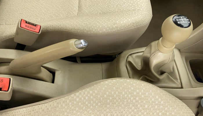 2014 Maruti Swift Dzire ZDI, Diesel, Manual, 76,932 km, Gear Lever
