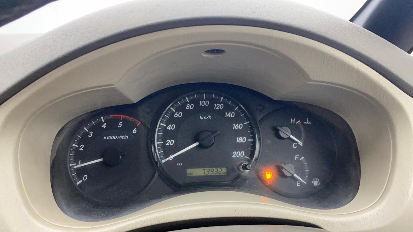 2014 Toyota Innova 2.5 GX 8 STR, Diesel, Manual, 73,985 km, Odometer Image