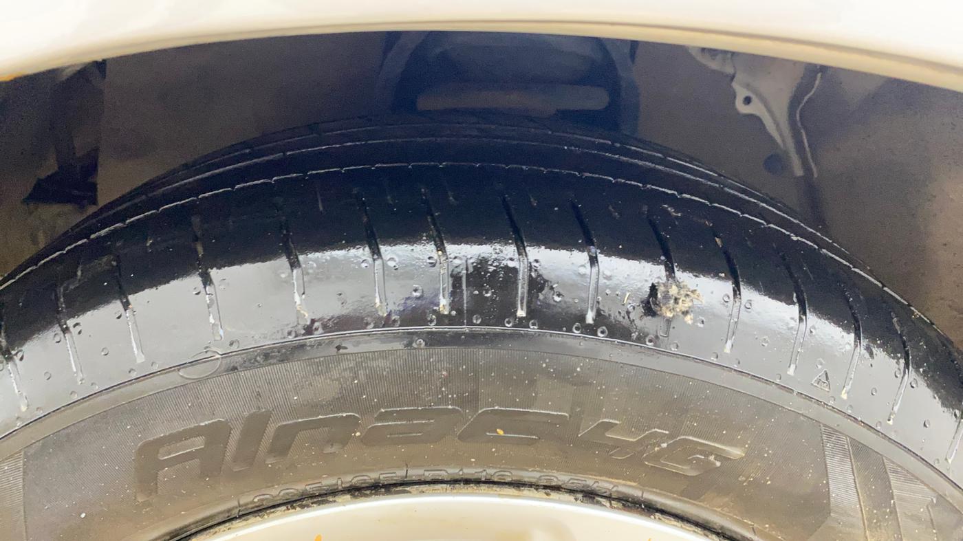 2014 Toyota Innova 2.5 GX 8 STR, Diesel, Manual, 73,985 km, Left Front Tyre Tread