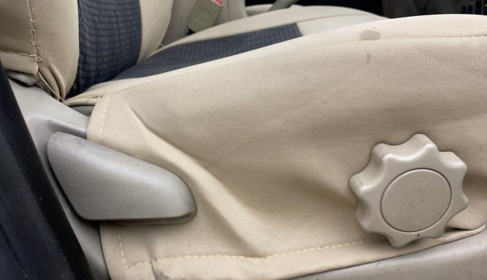 2014 Toyota Innova 2.5 GX 8 STR, Diesel, Manual, 73,319 km, Driver Side Adjustment Panel