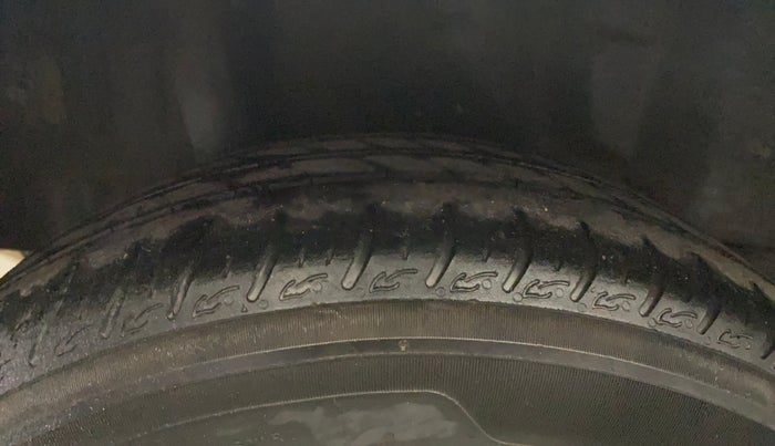 2014 Honda Brio S MT, Petrol, Manual, 72,668 km, Right Rear Tyre Tread