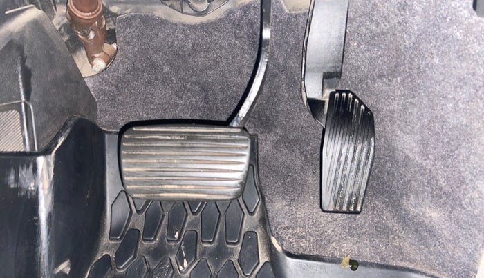 2021 Jeep Compass LIMITED (O) 2.0 DIESEL 4X4 AT, Diesel, Automatic, 1,09,401 km, Pedals