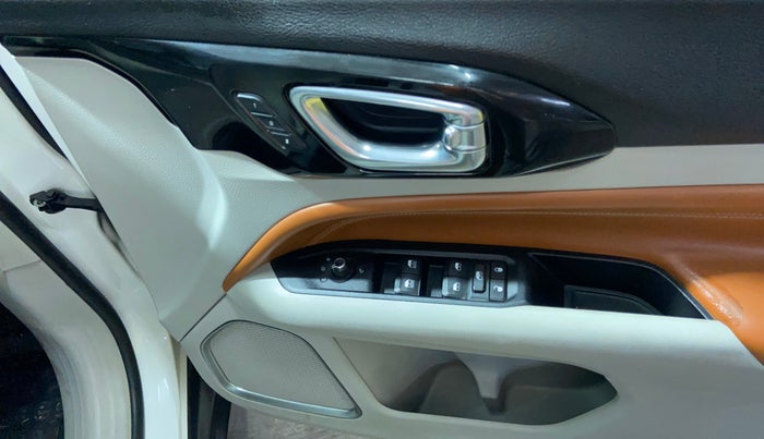 2021 Jeep Compass LIMITED (O) 2.0 DIESEL 4X4 AT, Diesel, Automatic, 1,09,401 km, Driver Side Door Panels Control