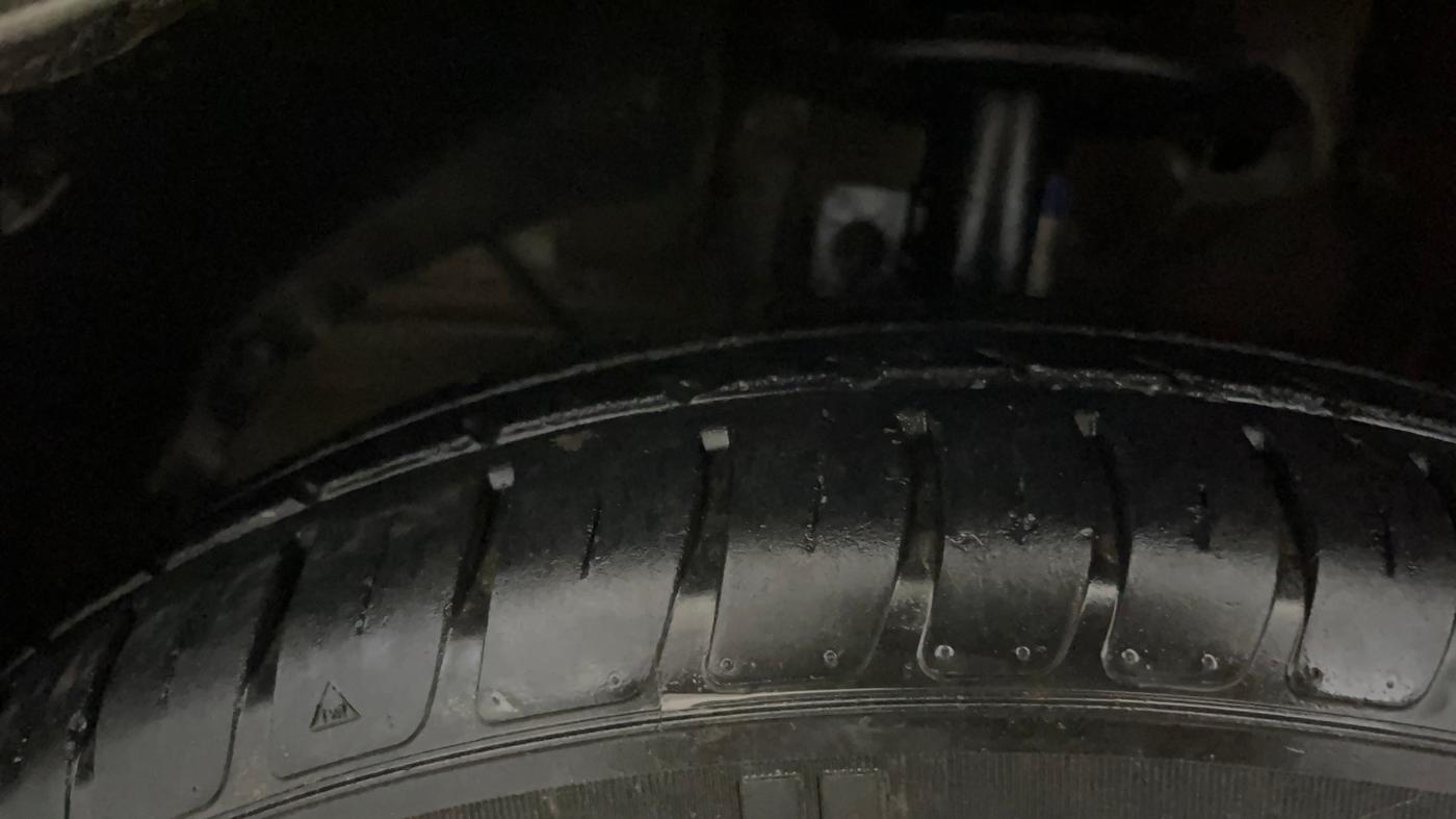 2020 Maruti Swift VXI, Petrol, Manual, 94,494 km, Left Front Tyre Tread