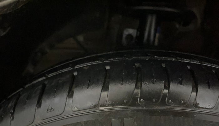 2020 Maruti Swift VXI, Petrol, Manual, 94,422 km, Left Front Tyre Tread