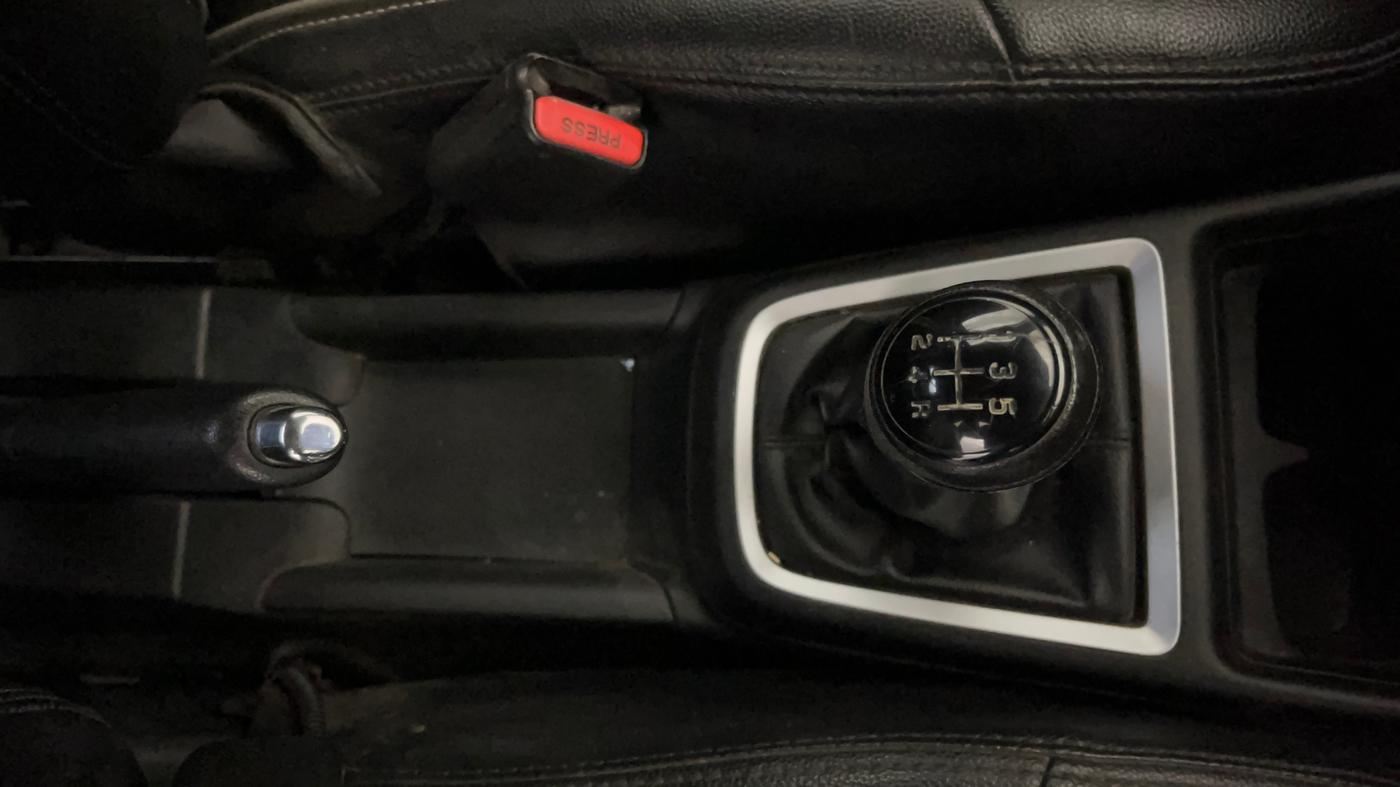 2020 Maruti Swift VXI, Petrol, Manual, 94,494 km, Gear Lever