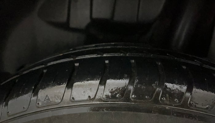 2020 Maruti Swift VXI, Petrol, Manual, 94,422 km, Left Rear Tyre Tread