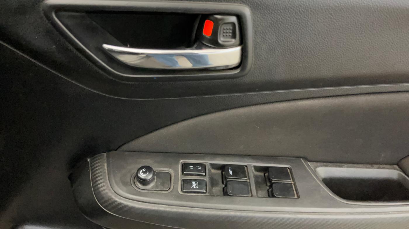 2020 Maruti Swift VXI, Petrol, Manual, 94,494 km, Driver Side Door Panels Control