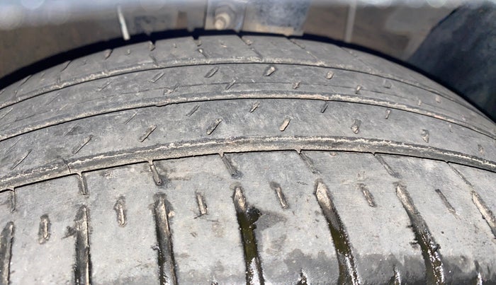 2021 Hyundai Verna SX 1.5 VTVT IVT, Petrol, Automatic, 40,261 km, Right Front Tyre Tread