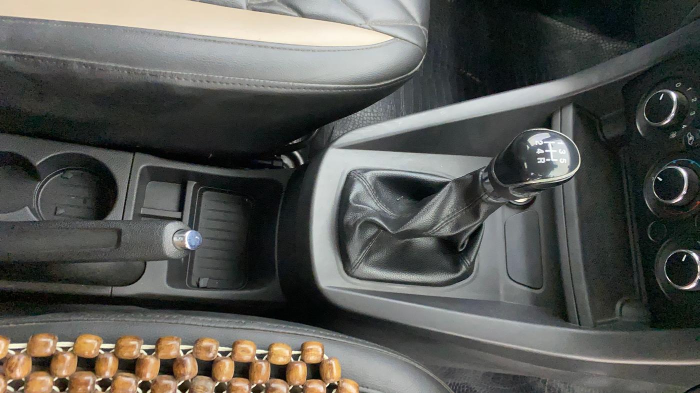 2018 Ford New Figo TREND 1.2 PETROL, Petrol, Manual, 96,187 km, Gear Lever