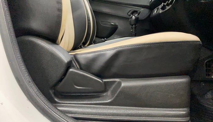 2020 Renault Kwid RXL, Petrol, Manual, 51,575 km, Driver Side Adjustment Panel