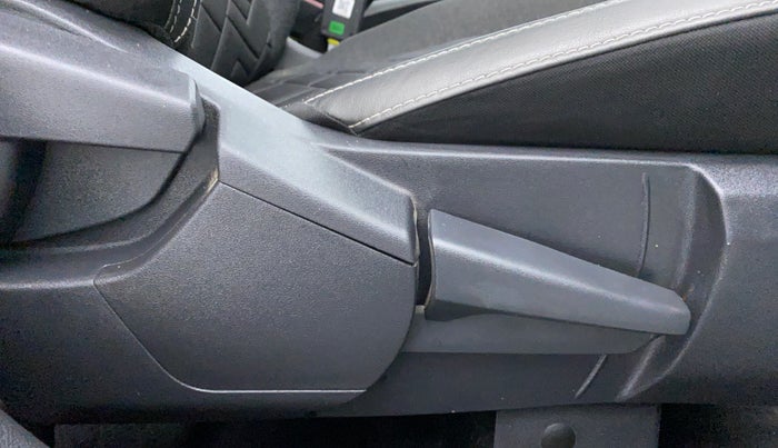 2021 Nissan MAGNITE XV PRIMIUM MT, Petrol, Manual, 8,345 km, Driver Side Adjustment Panel
