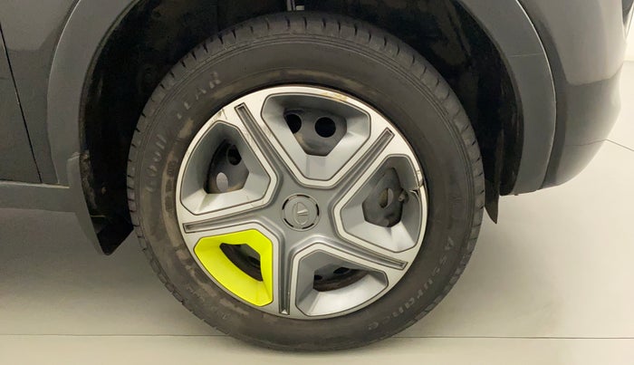 2018 Tata NEXON KRAZ MT PETROL, Petrol, Manual, 33,069 km, Right Front Wheel