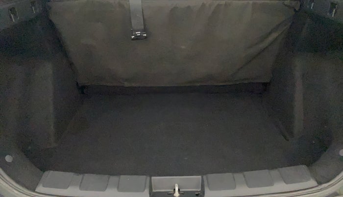 2018 Tata NEXON KRAZ MT PETROL, Petrol, Manual, 33,069 km, Boot Inside