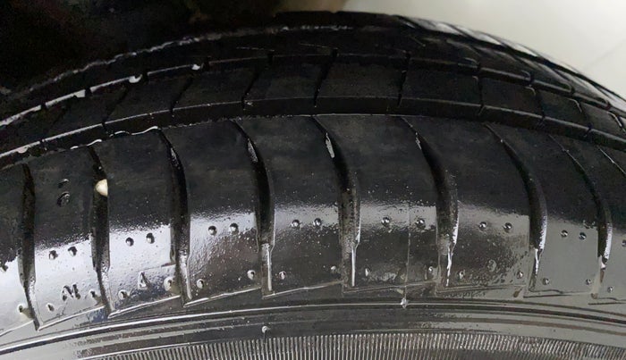 2019 Hyundai NEW SANTRO SPORTZ 1.1, Petrol, Manual, 7,737 km, Left Rear Tyre Tread