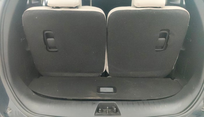 2023 Mahindra XUV700 AX 5 P MT 7 STR, Petrol, Manual, 13,935 km, Boot Inside