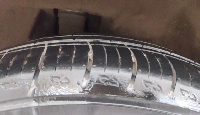 2023 Mahindra XUV700 AX 5 P MT 7 STR, Petrol, Manual, 13,935 km, Right Rear Tyre Tread