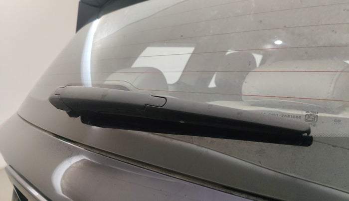 2023 Mahindra XUV700 AX 5 P MT 7 STR, Petrol, Manual, 13,935 km, Rear Wiper