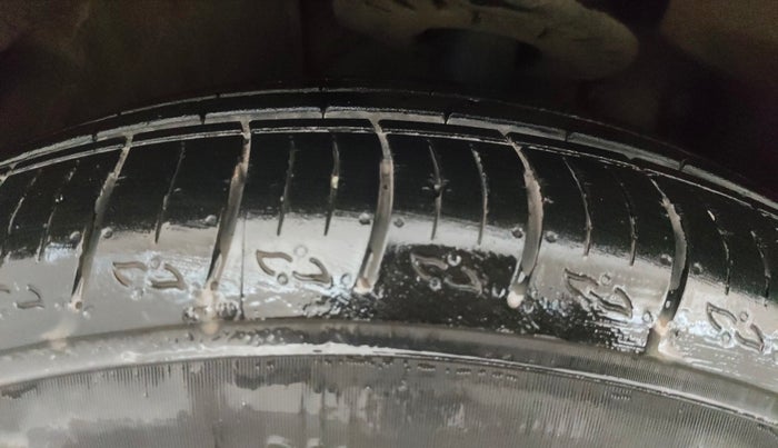 2023 Mahindra XUV700 AX 5 P MT 7 STR, Petrol, Manual, 13,935 km, Left Front Tyre Tread