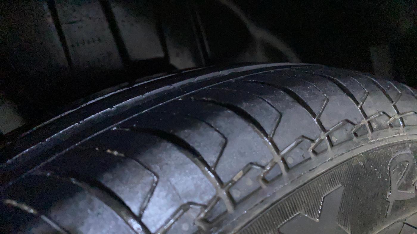 2022 Maruti Swift LXI, CNG, Manual, 91,300 km, Right Rear Tyre Tread