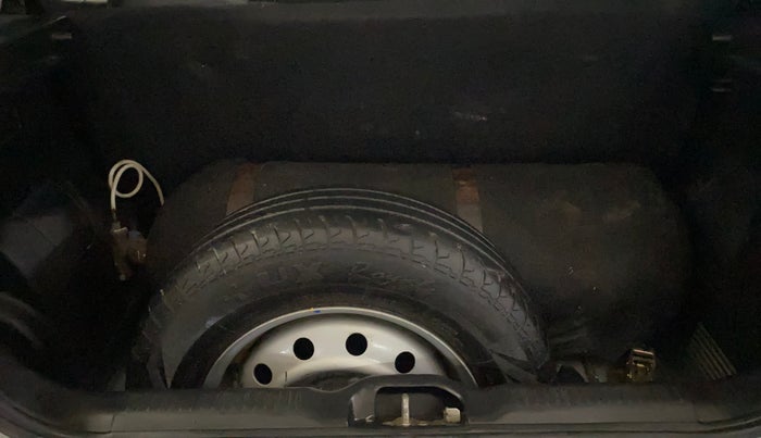 2022 Maruti Swift LXI, CNG, Manual, 92,405 km, Boot Inside