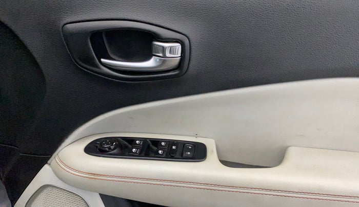 2019 Jeep Compass LIMITED 1.4 PETROL AT, Petrol, Automatic, 64,924 km, Driver Side Door Panels Control