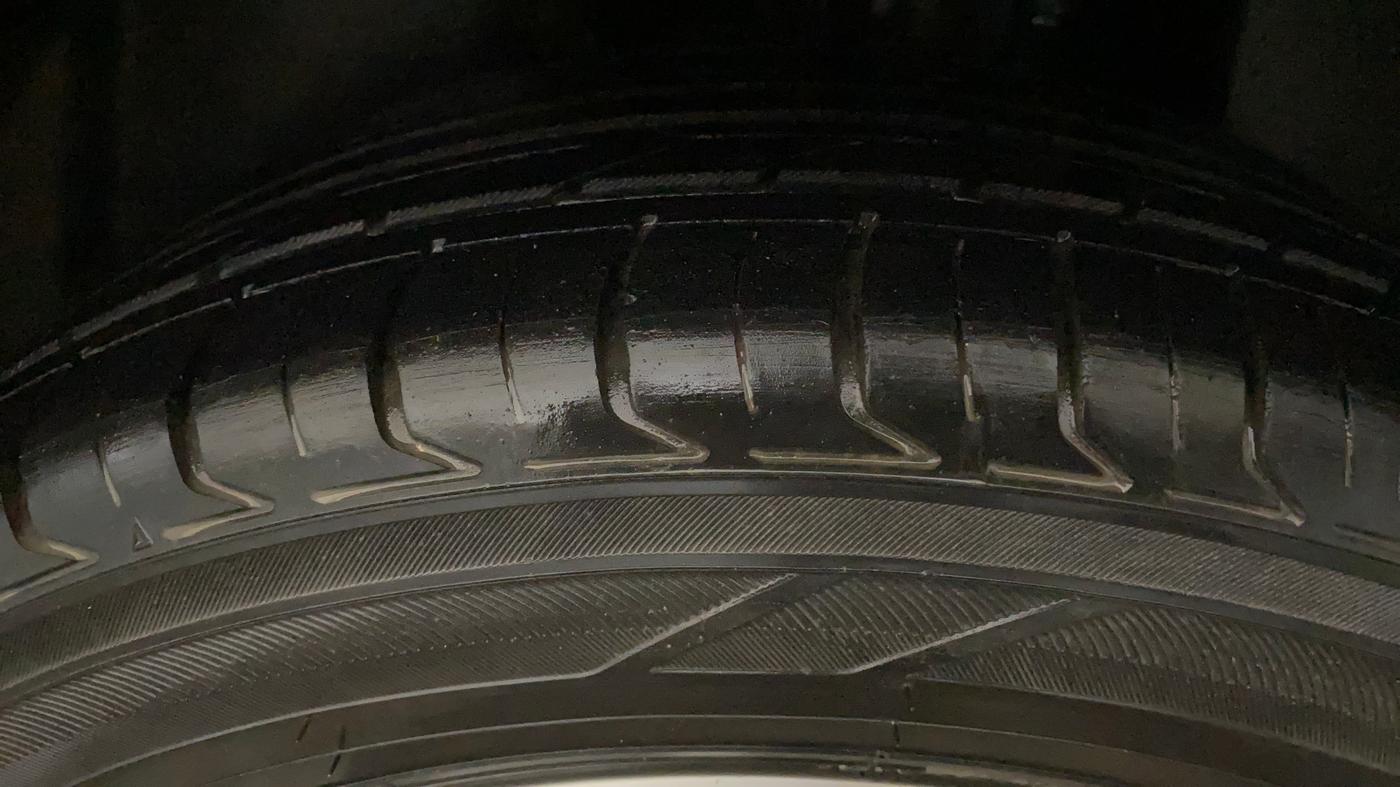 2019 Jeep Compass LIMITED 1.4 PETROL AT, Petrol, Automatic, 64,924 km, Left Rear Tyre Tread