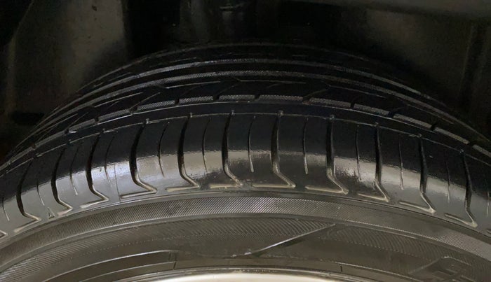 2019 Jeep Compass LIMITED 1.4 PETROL AT, Petrol, Automatic, 64,924 km, Right Rear Tyre Tread