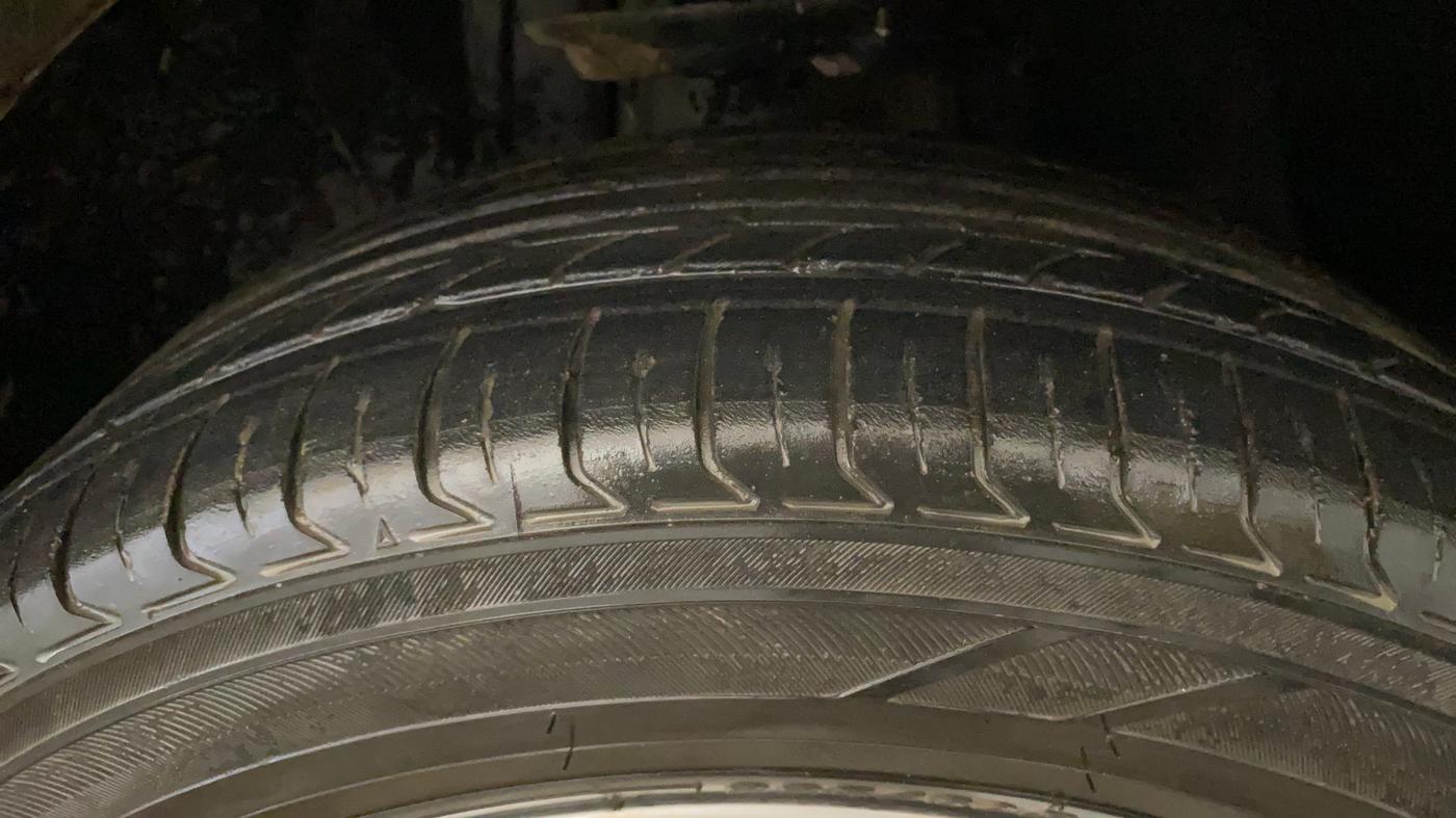 2019 Jeep Compass LIMITED 1.4 PETROL AT, Petrol, Automatic, 64,924 km, Right Front Tyre Tread