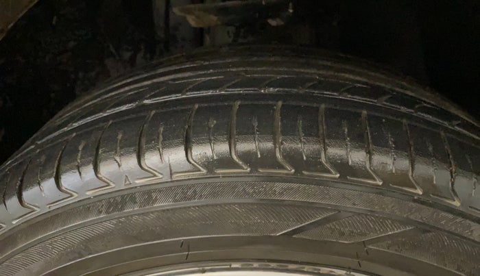 2019 Jeep Compass LIMITED 1.4 PETROL AT, Petrol, Automatic, 64,924 km, Right Front Tyre Tread