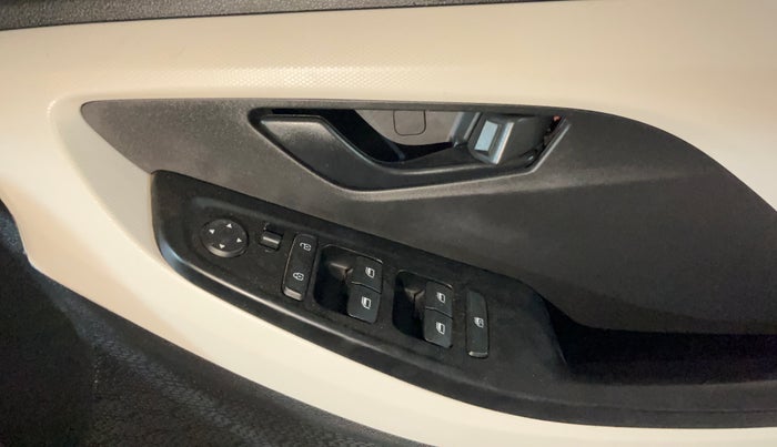 2022 Hyundai Creta EX 1.5 PETROL, Petrol, Manual, 73,388 km, Driver Side Door Panels Control