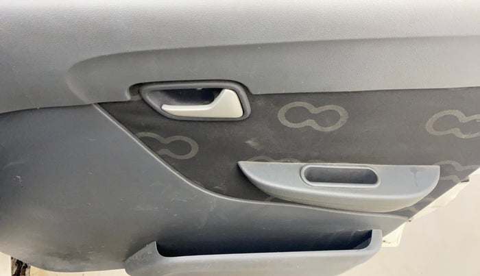 2014 Maruti Alto 800 LXI, Petrol, Manual, 55,392 km, Driver Side Door Panels Control