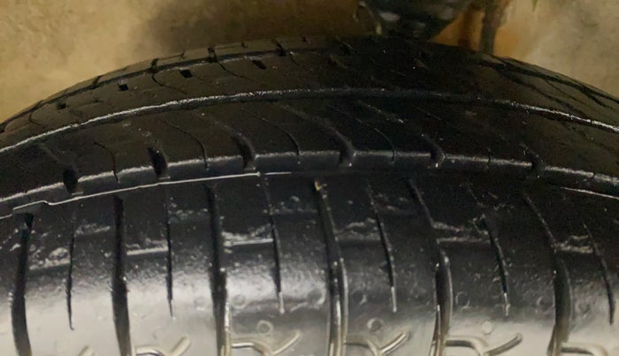 2014 Maruti Alto 800 LXI, Petrol, Manual, 55,392 km, Left Front Tyre Tread