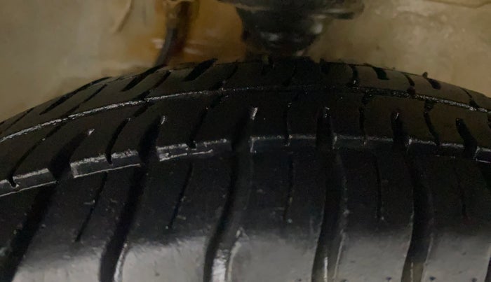 2014 Maruti Alto 800 LXI, Petrol, Manual, 55,392 km, Right Front Tyre Tread