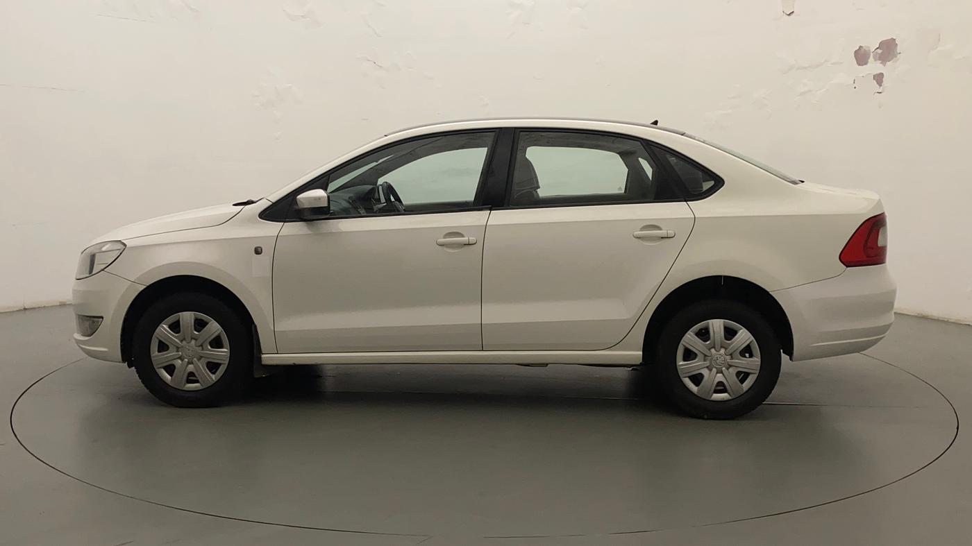 2013 Skoda Rapid AMBITION 1.6 MPI MT PLUS, Petrol, Manual, 82,602 km, Left Side