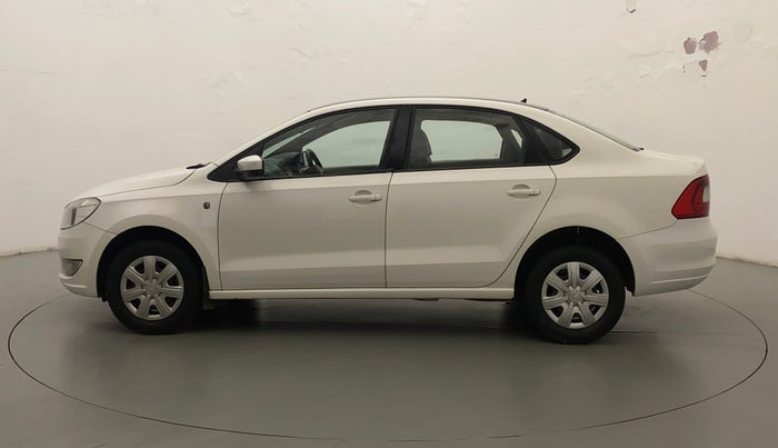 2013 Skoda Rapid AMBITION 1.6 MPI MT PLUS, Petrol, Manual, 82,602 km, Left Side