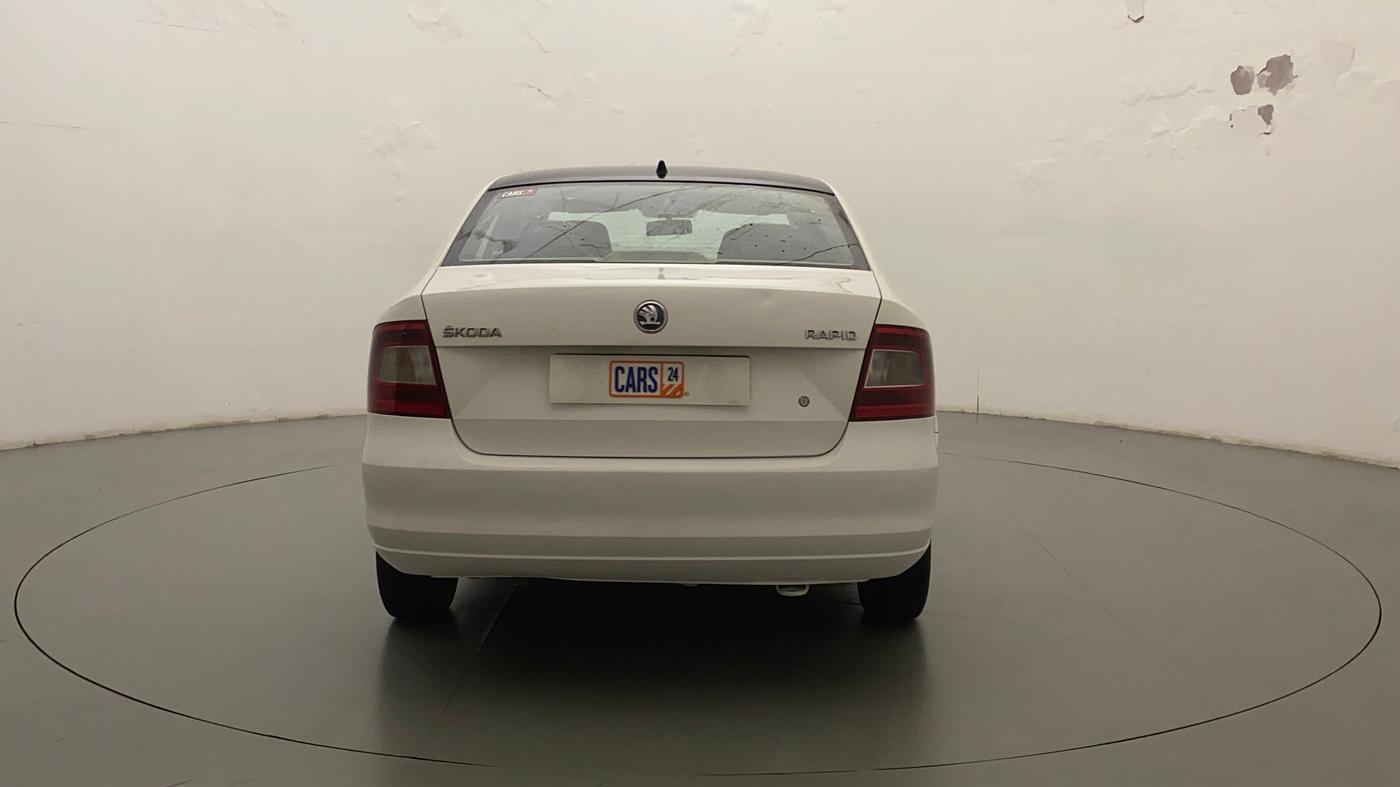 2013 Skoda Rapid AMBITION 1.6 MPI MT PLUS, Petrol, Manual, 82,602 km, Back/Rear