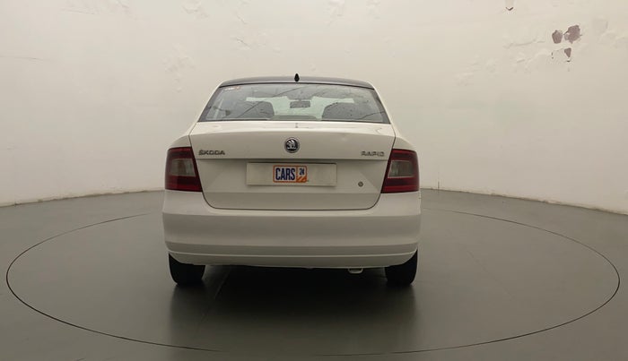 2013 Skoda Rapid AMBITION 1.6 MPI MT PLUS, Petrol, Manual, 82,602 km, Back/Rear