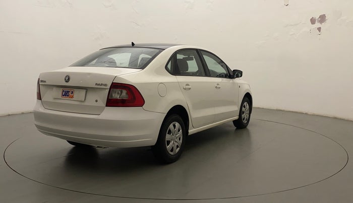 2013 Skoda Rapid AMBITION 1.6 MPI MT PLUS, Petrol, Manual, 82,602 km, Right Back Diagonal