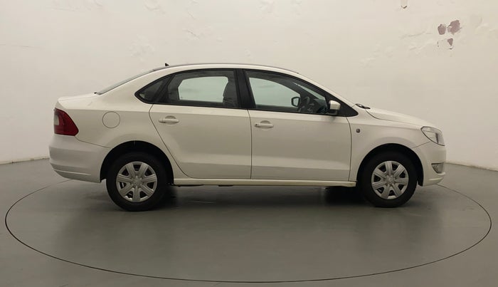 2013 Skoda Rapid AMBITION 1.6 MPI MT PLUS, Petrol, Manual, 82,602 km, Right Side